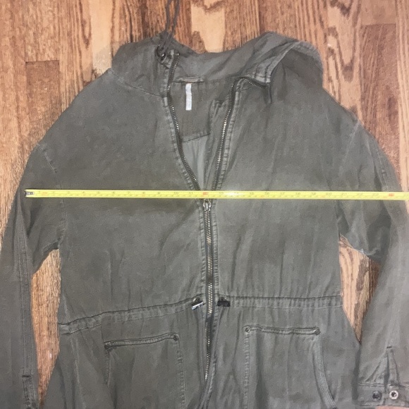 Free people army green jacket🍁🍁🍁🍁 - Picture 4 of 10